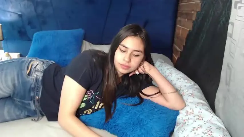 Live sex webcam photo for evelinesilver