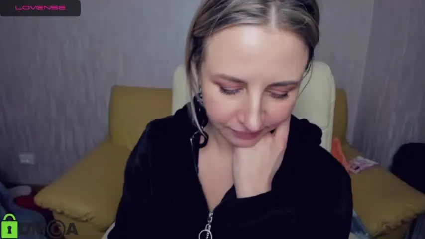 Live sex webcam photo for flydivine