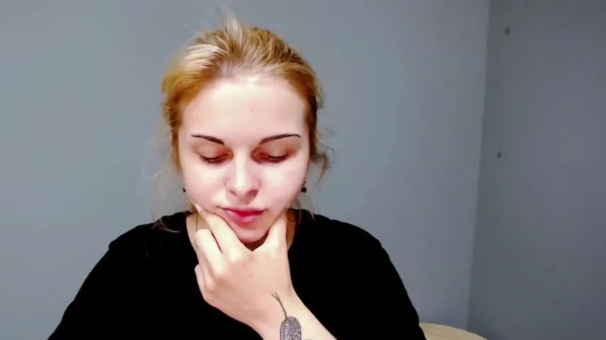 Live sex webcam photo for foxymilla