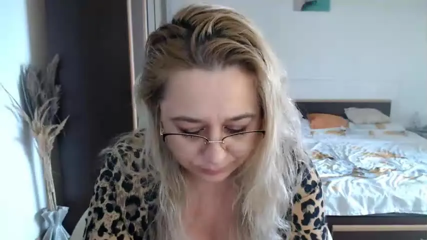 Live sex webcam photo for freyaamore
