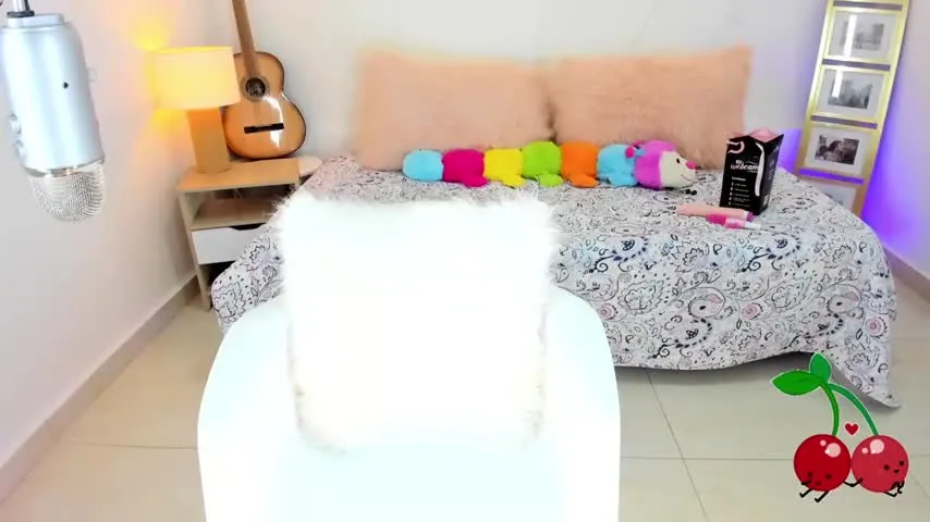Live sex webcam photo for geena_carlsen