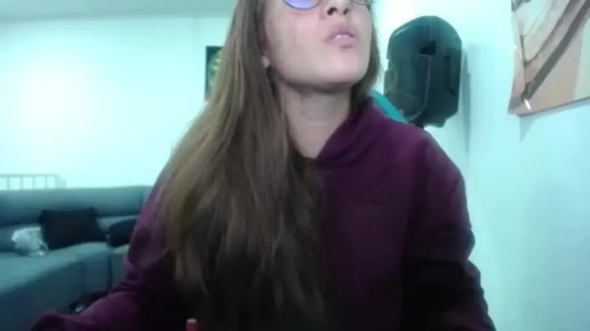 Live sex webcam photo for helsey_morgan