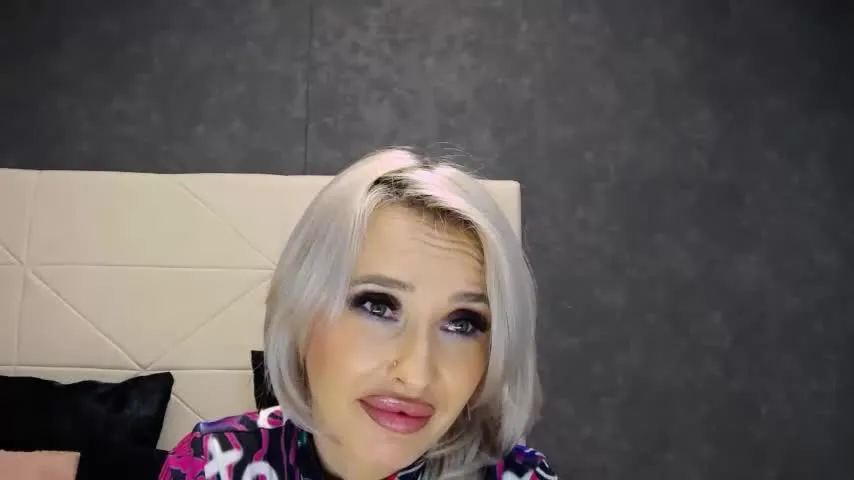 Live sex webcam photo for issasmyth