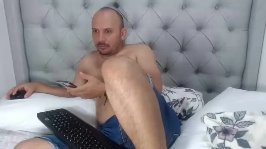 Live sex webcam photo for jhonny_bigdick