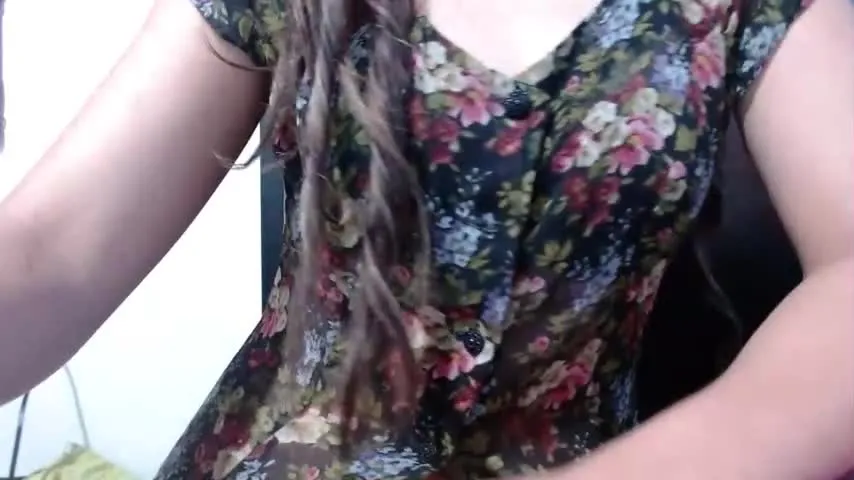 Live sex webcam photo for larasmiith_