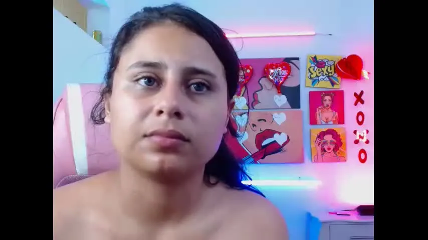 Live sex webcam photo for laurynjeffers