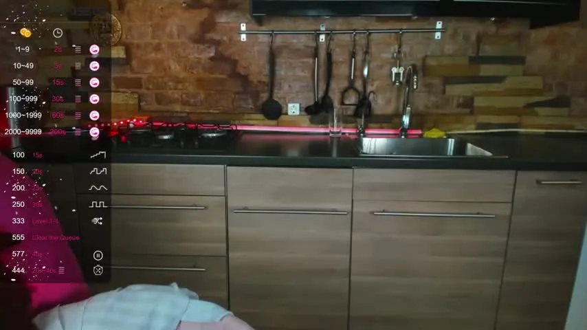 Live sex webcam photo for leyaloveee