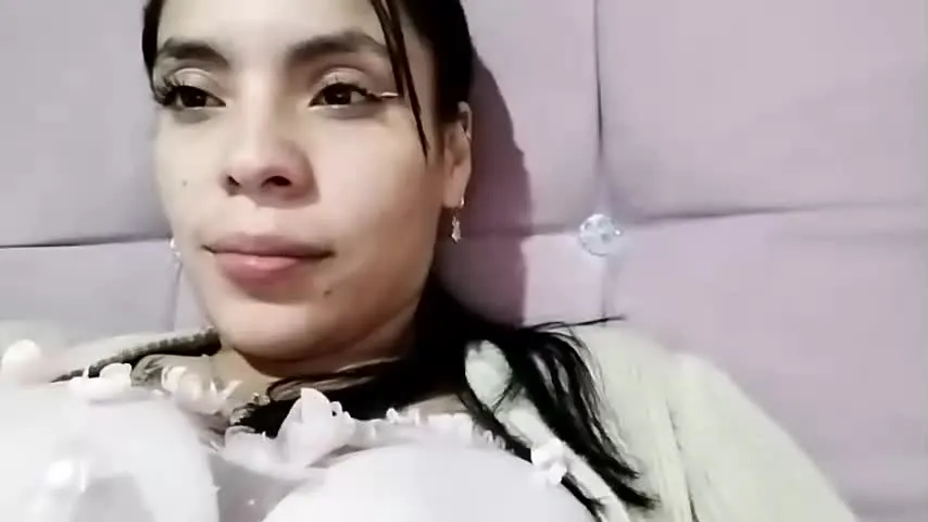 Live sex webcam photo for lia_hottie