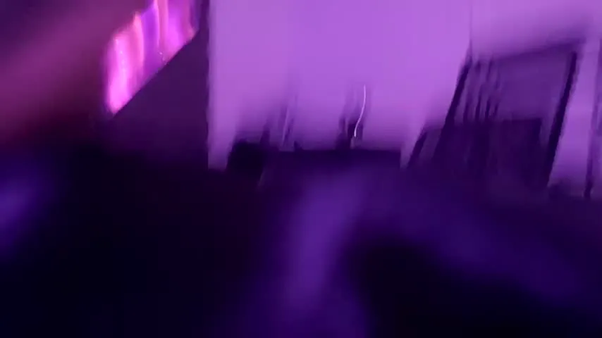 Live sex webcam photo for lickmelikeacandy