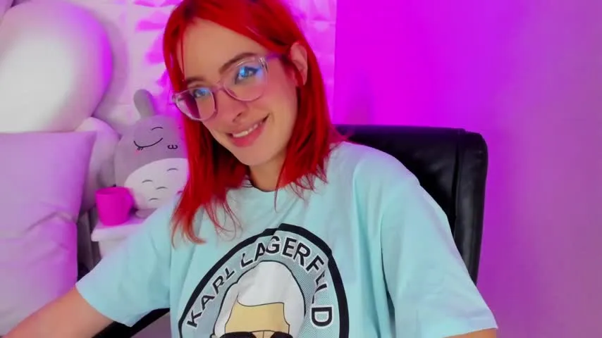 Live sex webcam photo for maddiealle_