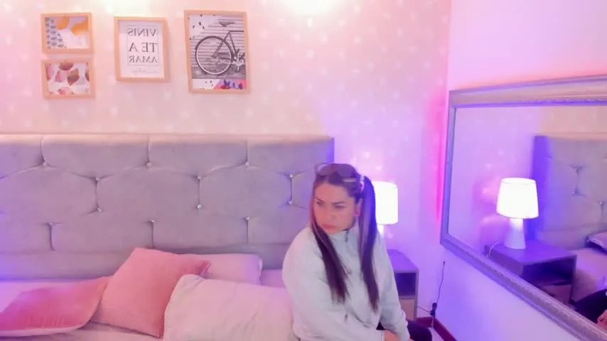 Live sex webcam photo for mei_millers