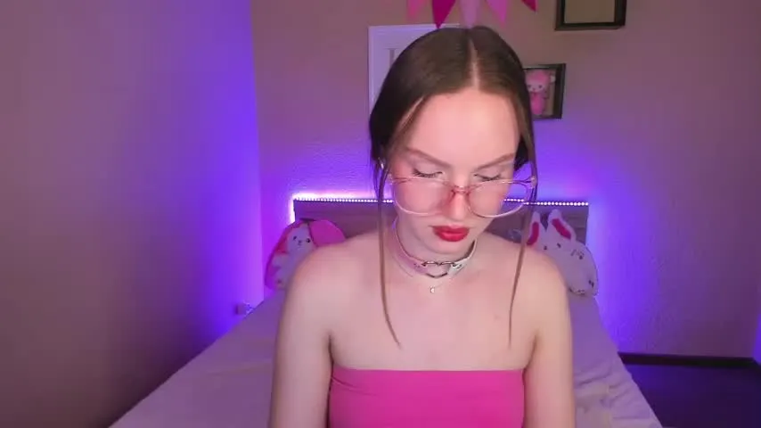 Live sex webcam photo for mish_ka3