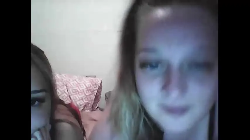 Live sex webcam photo for naughty330gurl