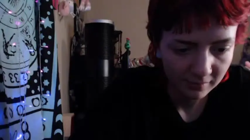 Live sex webcam photo for nerdy_squirty