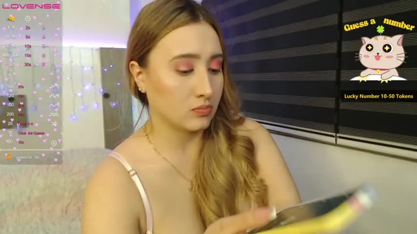 Live sex webcam photo for piamills