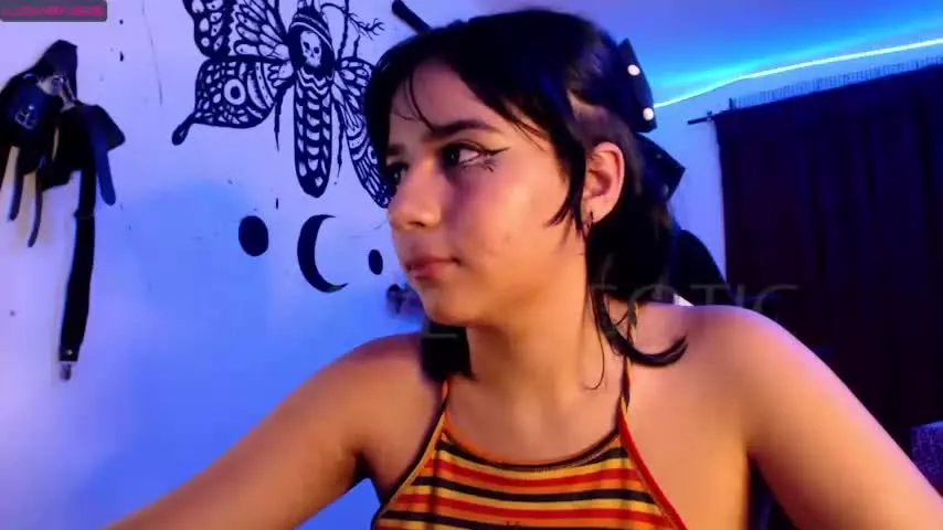 Live sex webcam photo for raven_gotic69