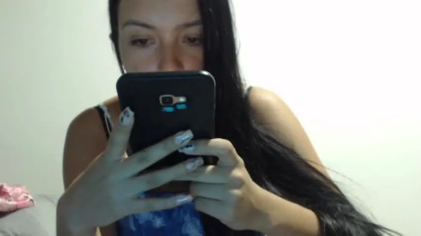 Live sex webcam photo for reyyan_aslanbey