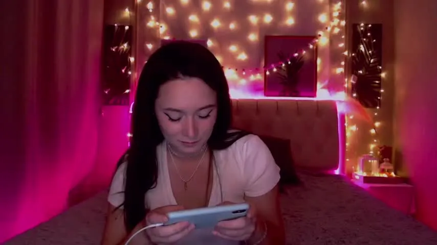 Live sex webcam photo for riley_june