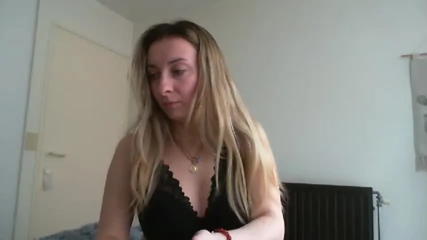 Live sex webcam photo for ruslanaflower