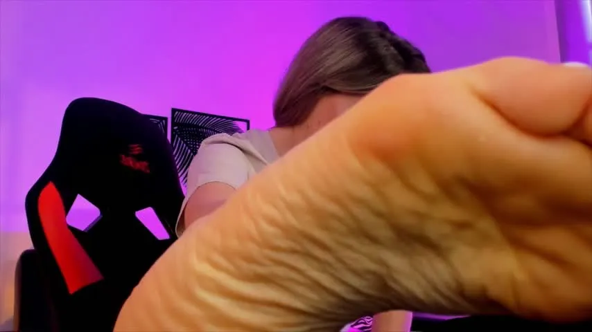 Live sex webcam photo for save_the_qween