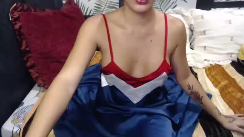 Live sex webcam photo for scarlet_ts69