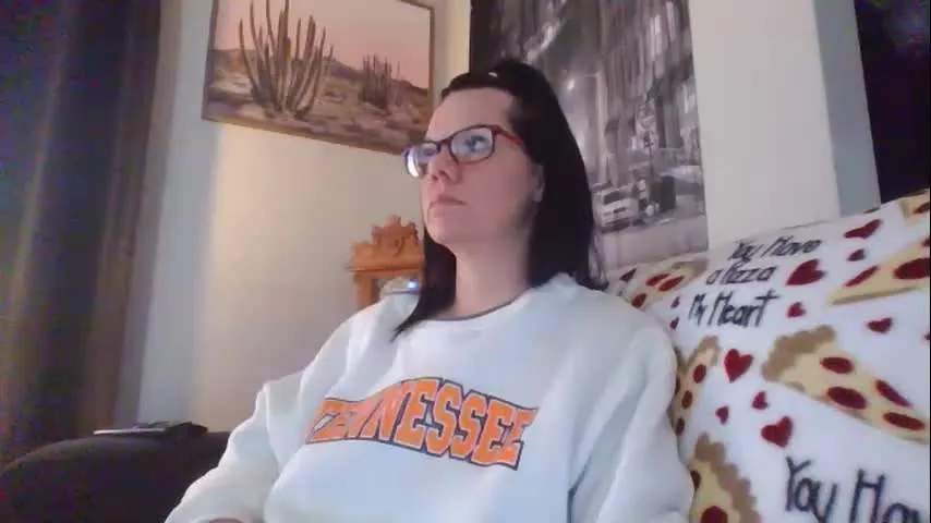 Live sex webcam photo for sidneyraee