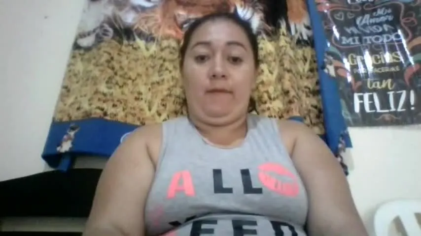 Live sex webcam photo for susancuterh