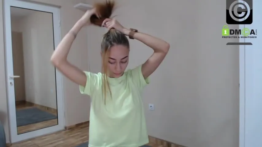 Live sex webcam photo for sweetadelaine