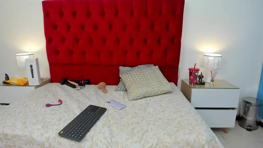 Live sex webcam photo for sweetlauren19