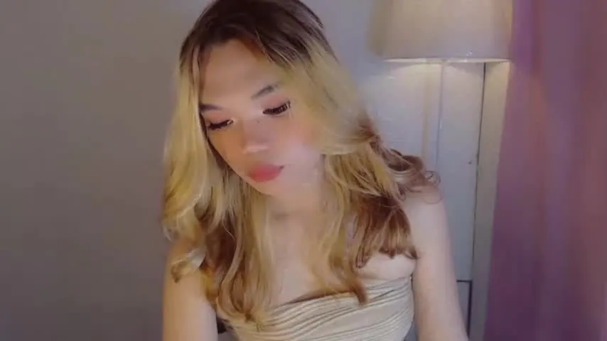 Live sex webcam photo for sweetmikaela20
