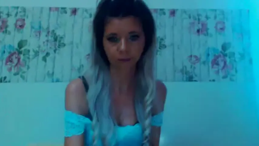 Live sex webcam photo for sweettyspicy