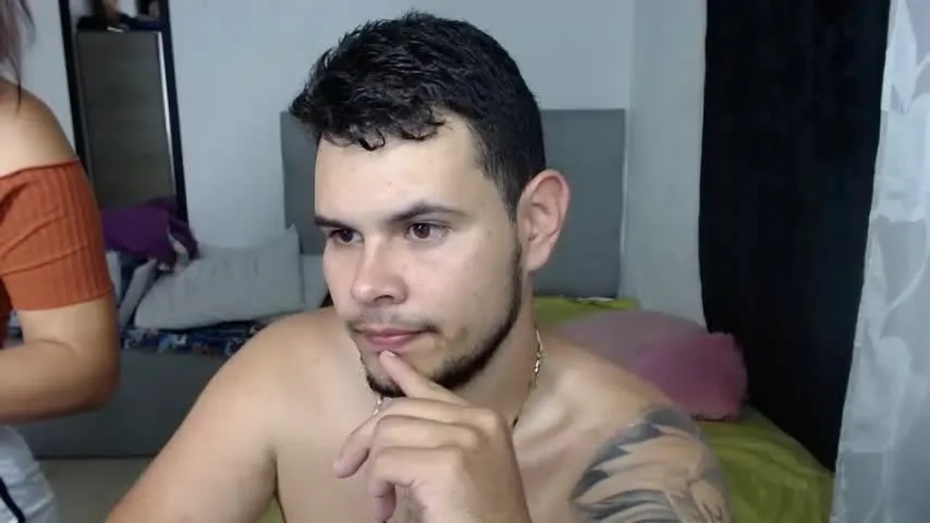 Live sex webcam photo for tom_and_zoey