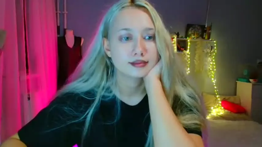 Live sex webcam photo for tommioo7