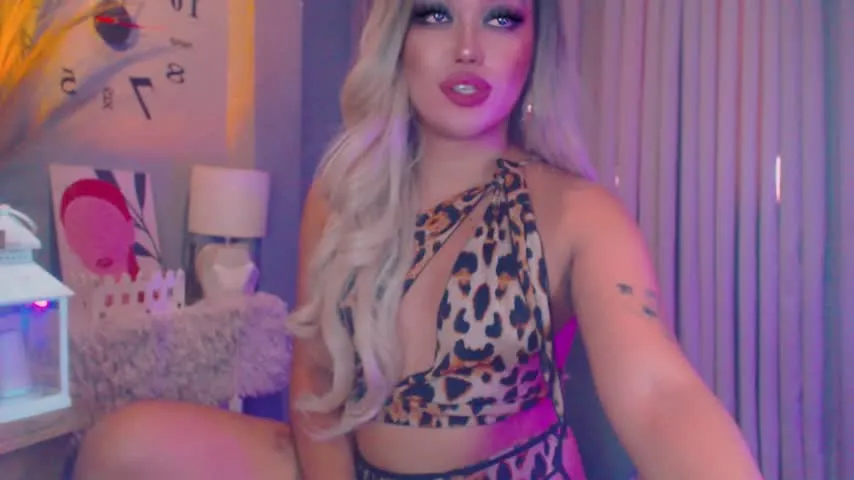 Live sex webcam photo for xxcumcatcherxx