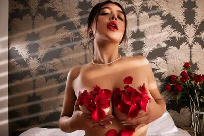Live sex webcam photo for AdoraObregon #290159852