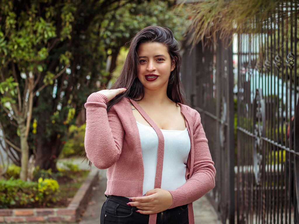 Live sex webcam photo for AgataWoods #278198062