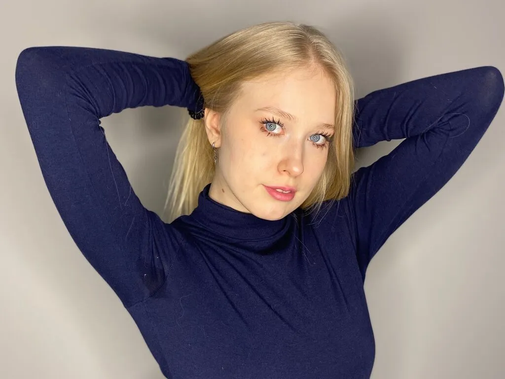 Live sex webcam photo for AlbertaAnstead #277687810