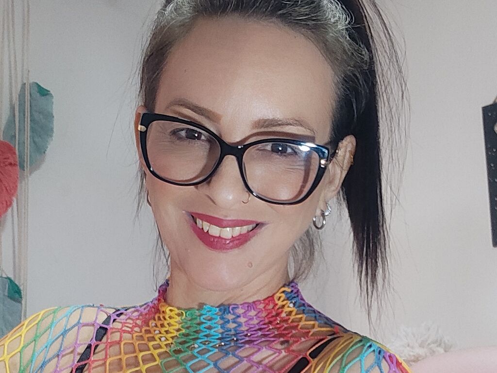 Live sex webcam photo for AlbymarLuz #277935803