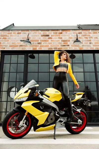 Live sex webcam photo for AleskaCollins #290126467