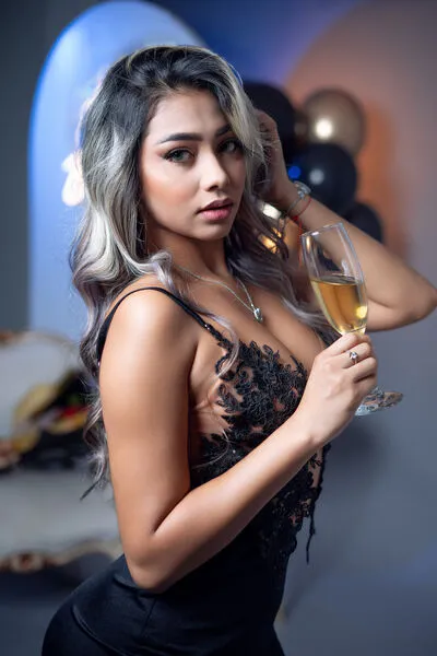Live sex webcam photo for AlessandraMonet #290126781