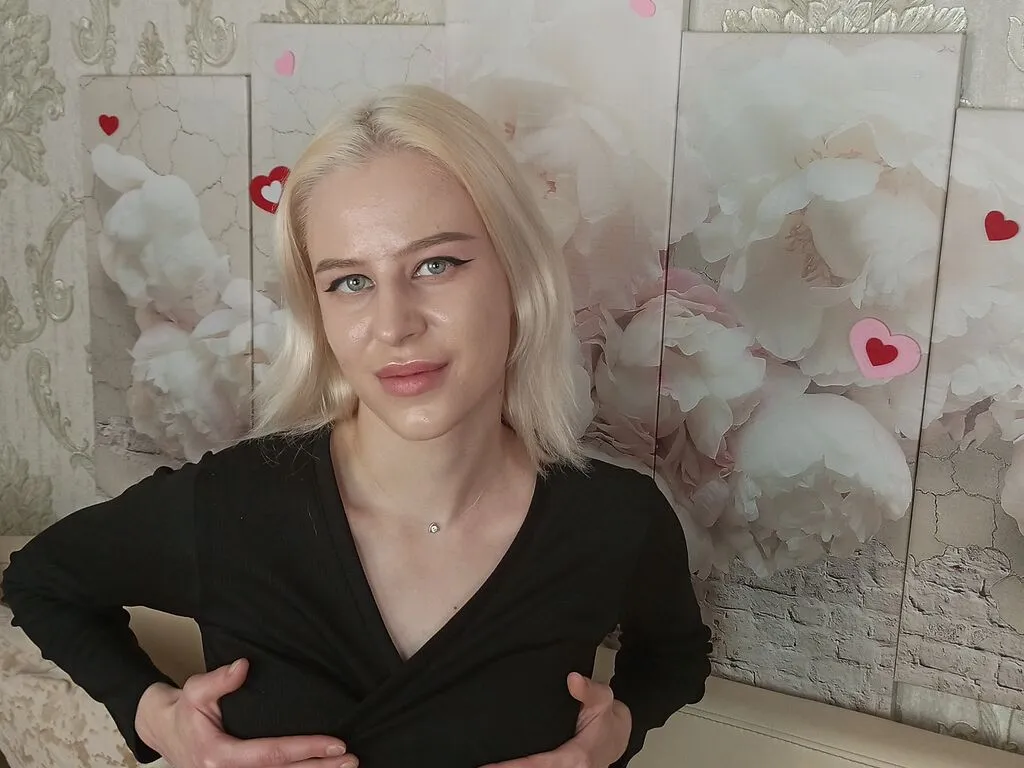 Live sex webcam photo for AlexaLiv #276536478