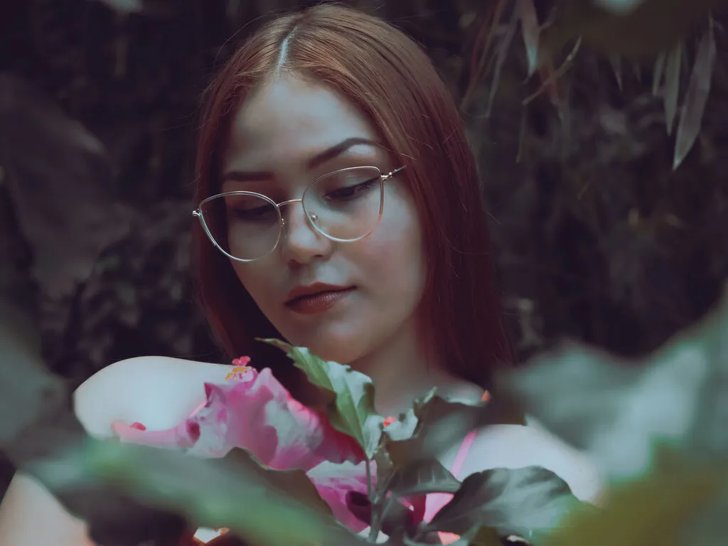 Live sex webcam photo for AlexaPeiton #276656115