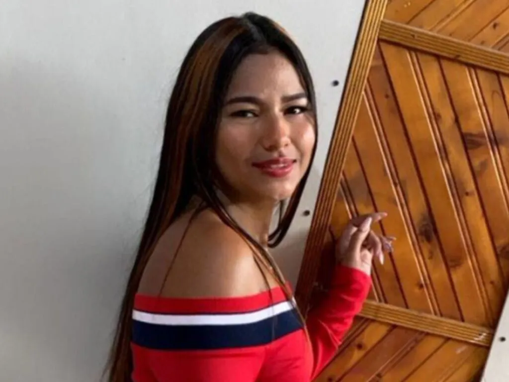 Live sex webcam photo for AlexiiaCox #276425621