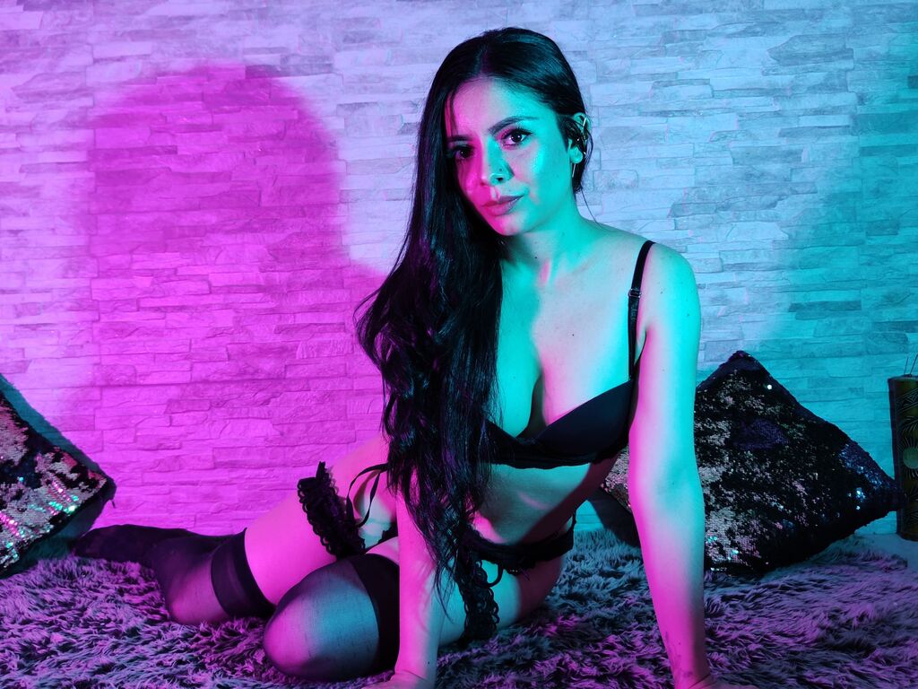 Live sex webcam photo for AliceGreer #277384262