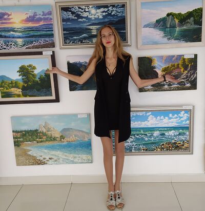 Live sex webcam photo for AlisMarton #290157742