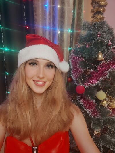 Live sex webcam photo for AlisMarton #290157744