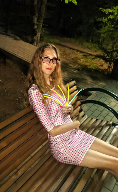 Live sex webcam photo for AlisMarton #290157749