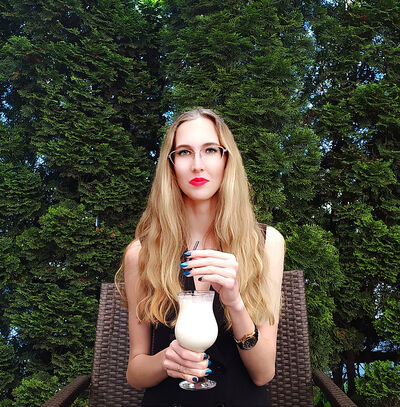 Live sex webcam photo for AlisMarton #290157755