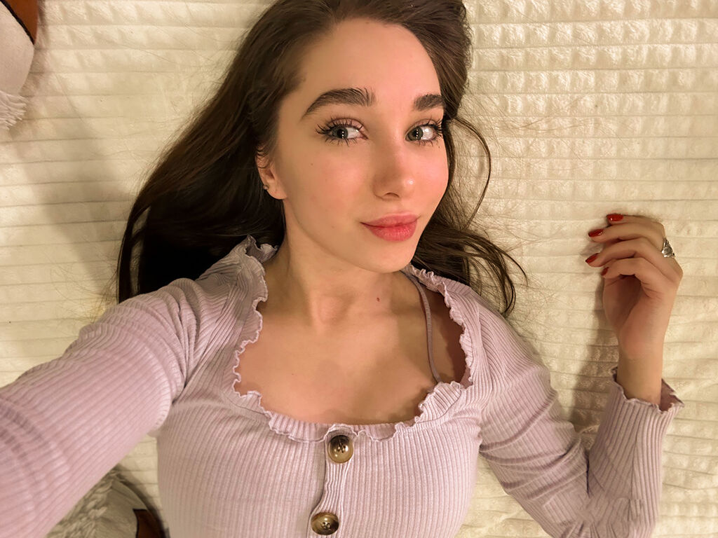 Live sex webcam photo for AlishaVei #277162987