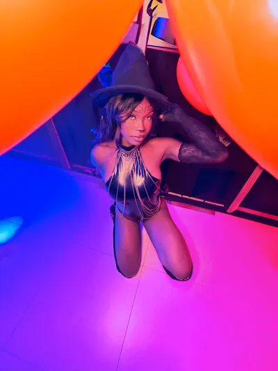 Live sex webcam photo for AllisonThomas #290128004